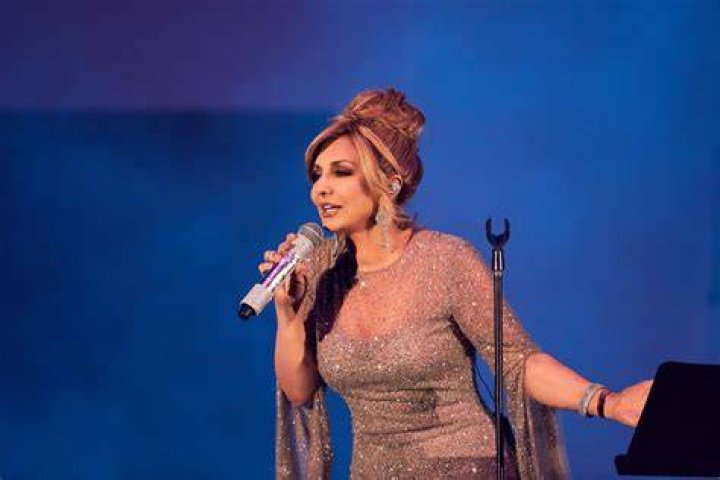 Iranian Singer Googoosh Performs To Remind Iranians About Their Culture