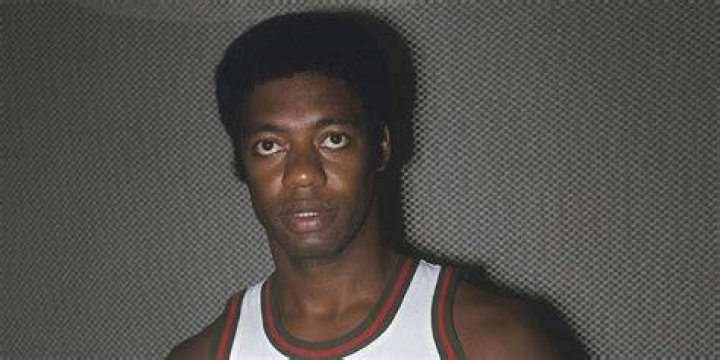 Oscar Robertson Net Worth How Much is Oscar Robertson Worth?
